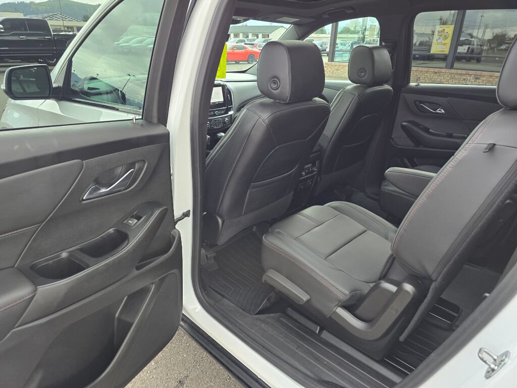 Used 2022 Chevrolet Traverse RS AWD/4WD image 17