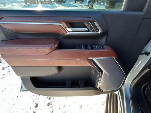 Used 2024 GMC Sierra 2500 Denali Ultimate image 11