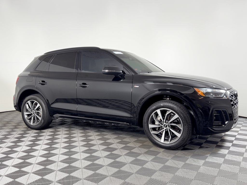 Used 2024 Audi Q5 2.0T Premium w/ Summer of Audi Package AWD/4WD image 8