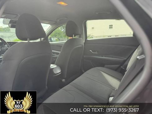 Used 2022 Hyundai Elantra SEL w/ Convenience Package image 10