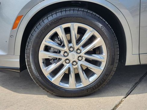 Used 2025 Cadillac XT6 Premium Luxury w/ Technology Package image 10