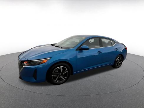 Used 2025 Nissan Sentra SV FWD image 8