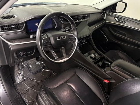 Used 2022 Jeep Grand Cherokee Limited RWD image 16