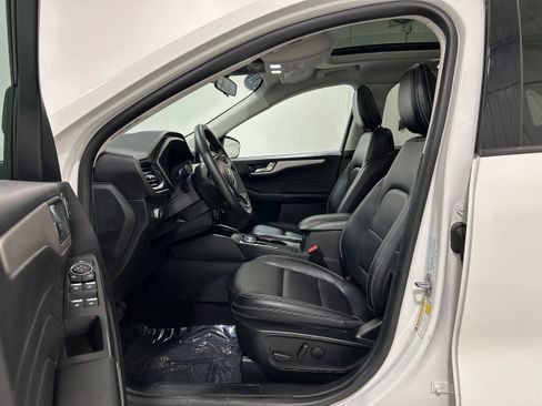 Used 2021 Ford Escape SEL w/ Technology Package AWD/4WD image 4