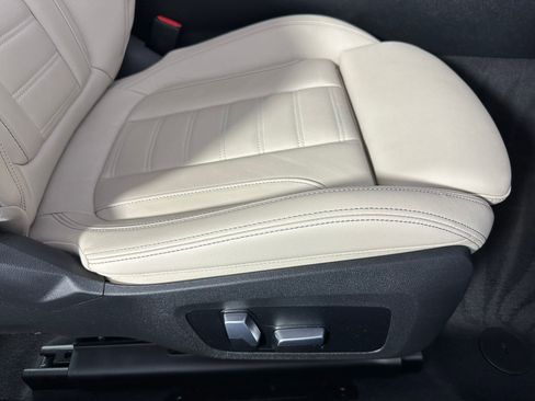 Used 2023 BMW 430i Coupe w/ Premium Package image 33