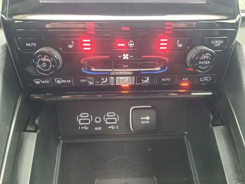 Used 2024 Jeep Grand Cherokee L Laredo AWD/4WD image 33