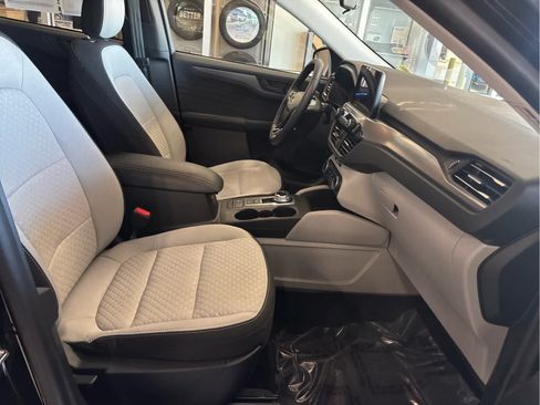 Certified 2023 Ford Escape Active AWD/4WD image 33