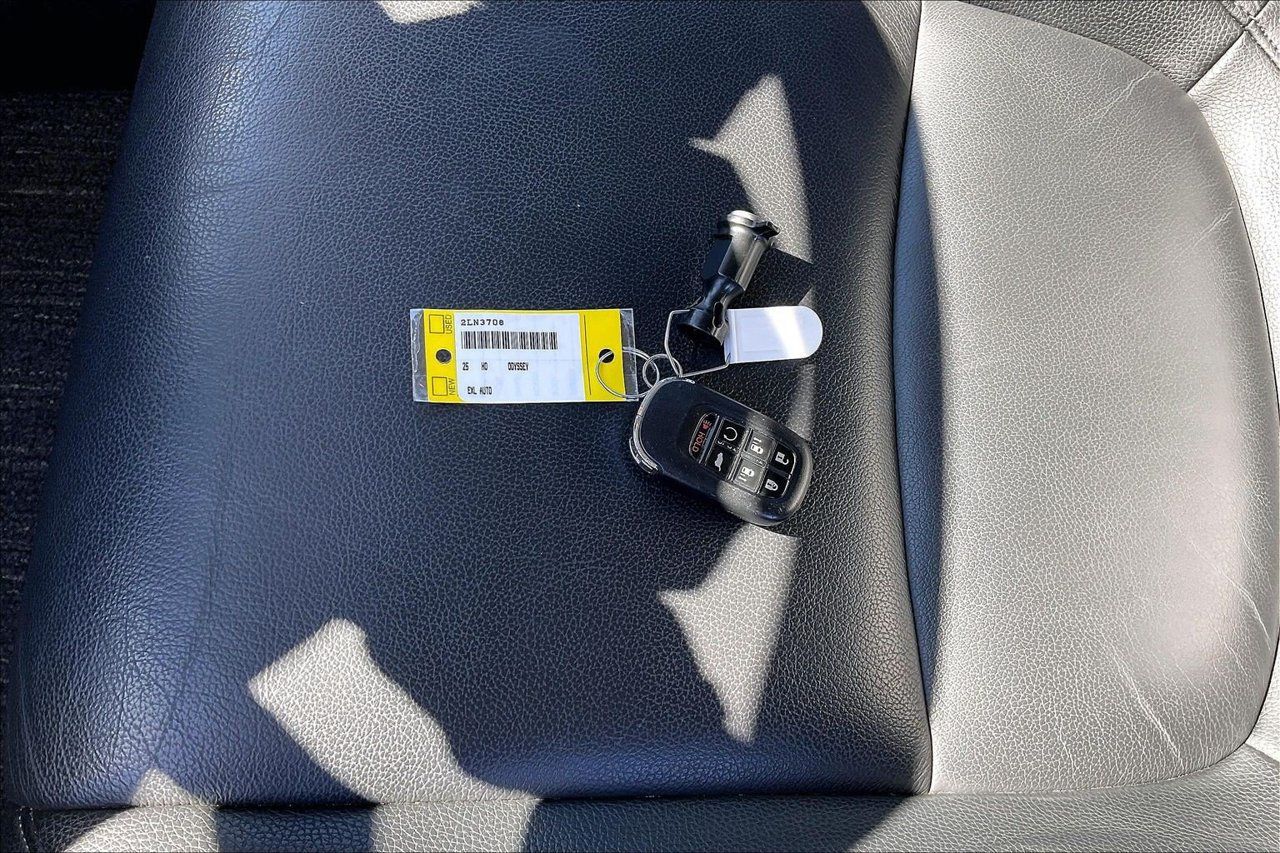 Used 2025 Honda Odyssey EX-L image 32
