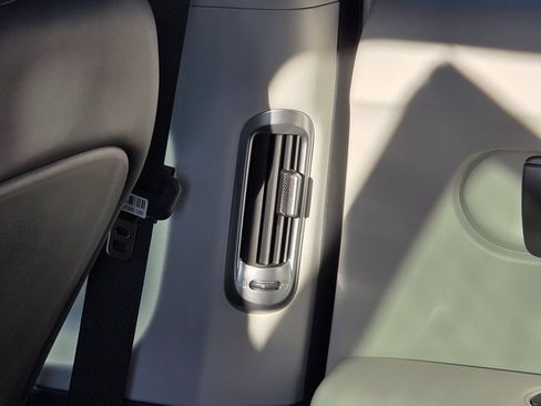 Used 2025 Hyundai Ioniq 5 SEL image 19