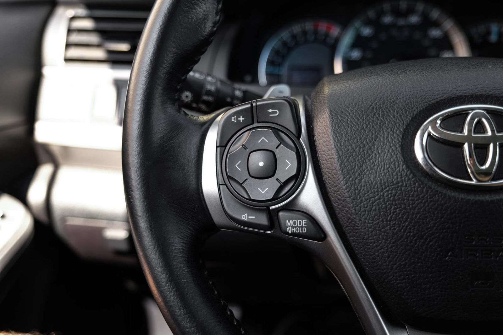 Used 2014 Toyota Camry SE FWD image 15