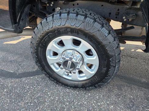 Used 2023 Ford F250 XLT w/ FX4 Off-Road Package AWD/4WD image 7