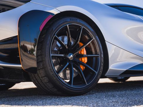 Used 2021 McLaren 765LT RWD image 31
