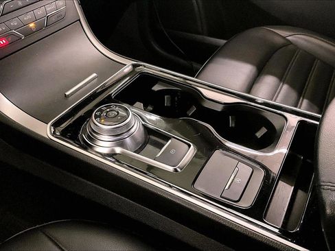 Used 2020 Ford Edge SEL w/ Convenience Package image 16