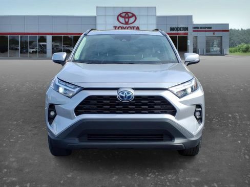 Used 2023 Toyota RAV4 XLE Premium image 2