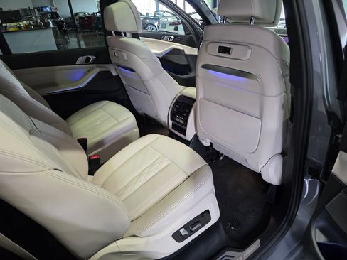 Used 2023 BMW X7 xDrive40i w/ Executive Package AWD/4WD image 23