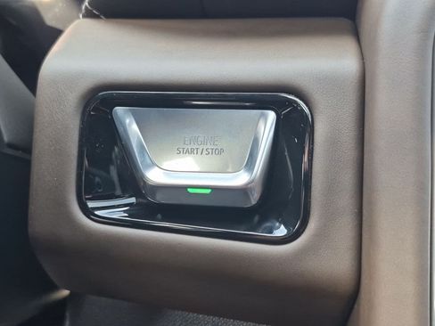 New 2026 GMC Yukon Denali Ultimate w/ LPO, Floor Liner Package AWD/4WD image 16