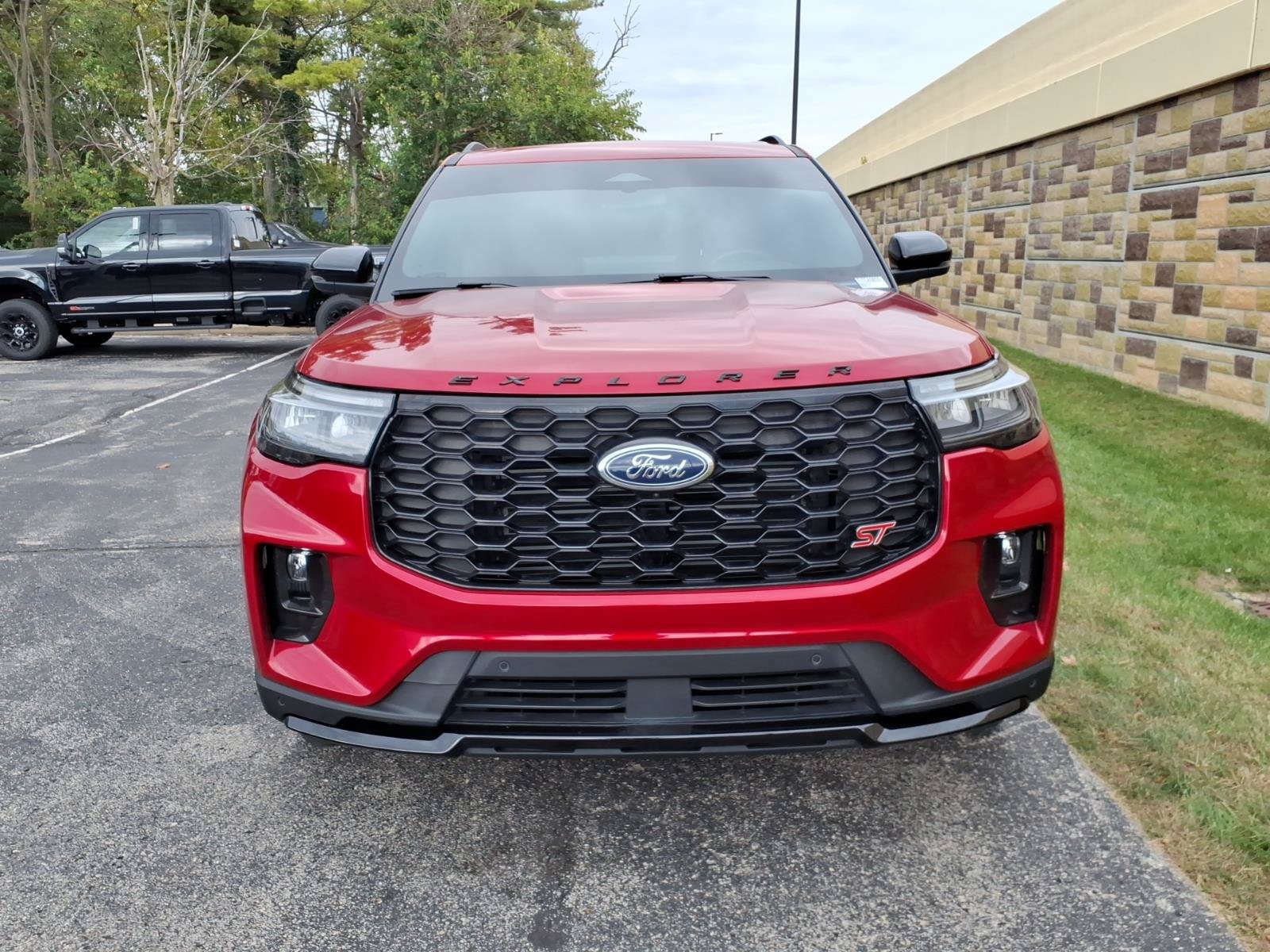 Used 2025 Ford Explorer ST w/ Sun And Sound Package AWD/4WD image 4