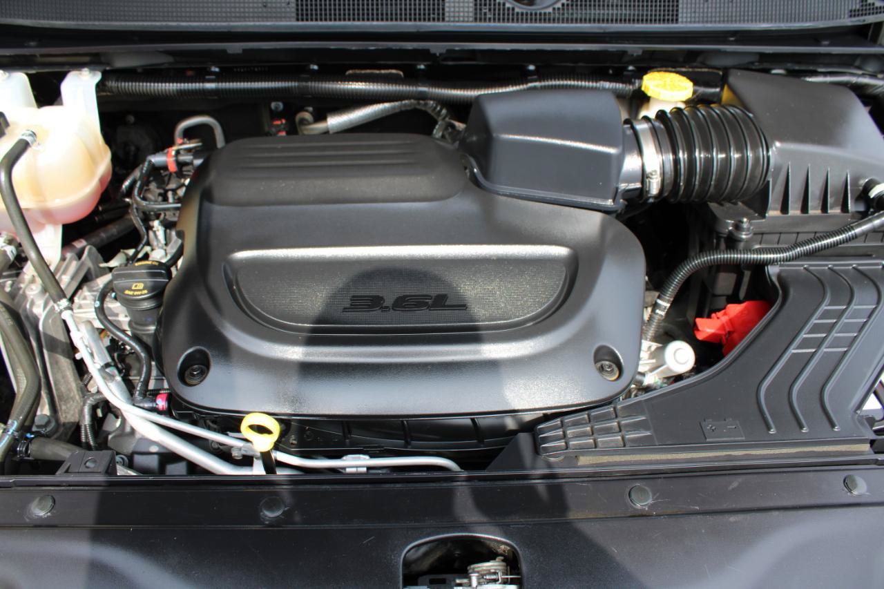 Used 2023 Chrysler Pacifica Touring-L FWD image 48