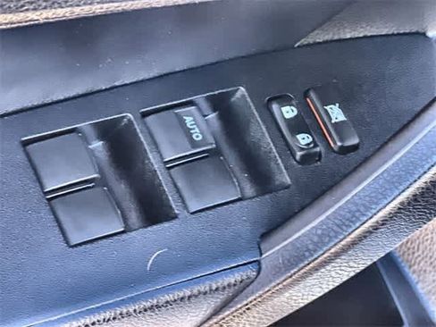 Used 2014 Toyota Corolla S image 30