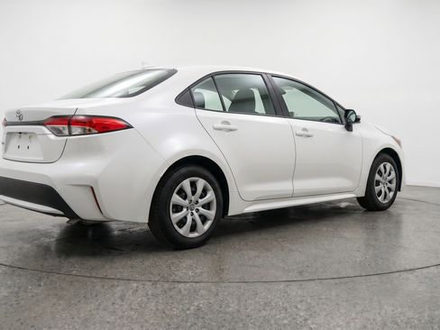 Used 2025 Toyota Corolla LE FWD image 9