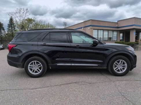 Certified 2025 Ford Explorer Active AWD/4WD image 4