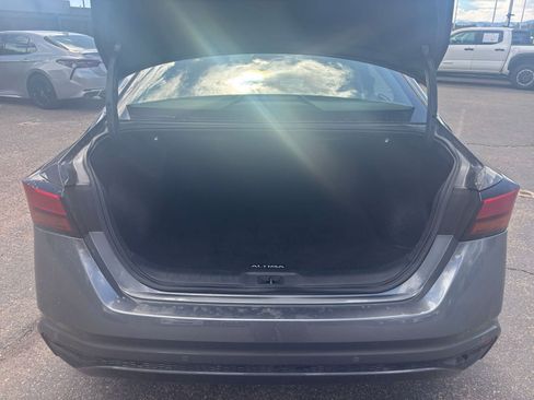 Used 2025 Nissan Altima 2.5 SV FWD image 29