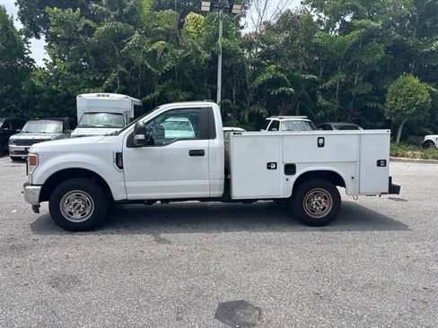 Used 2020 Ford F250 XL w/ Power Equipment Group RWD image 4
