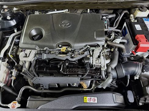 Certified 2020 Toyota Camry XLE image 34