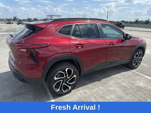 Used 2024 Chevrolet Trax RS FWD image 13