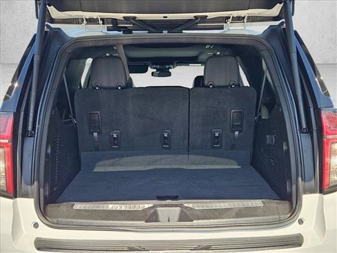 Used 2023 Chevrolet Suburban Z71 w/ Max Trailering Package AWD/4WD image 6