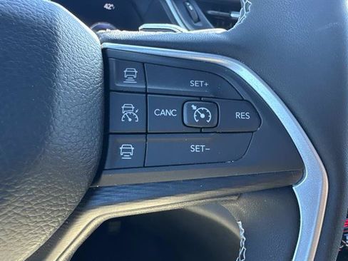 Used 2023 Jeep Grand Cherokee Altitude AWD/4WD image 19
