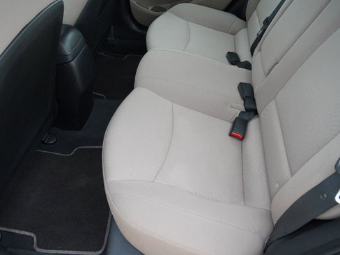 Used 2015 Hyundai Elantra SE image 23