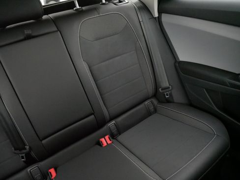 Certified 2023 Volkswagen Taos SE w/ Panoramic Sunroof Package AWD/4WD image 14