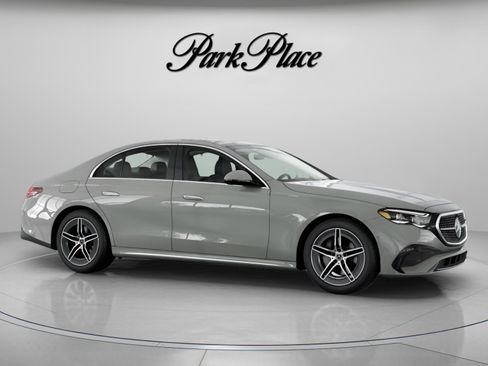 New 2026 Mercedes-Benz E 350 4MATIC Sedan image 28
