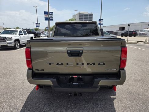 Used 2025 Toyota Tacoma TRD Off-Road AWD/4WD image 15