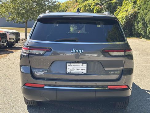 Used 2022 Jeep Grand Cherokee L Limited image 6