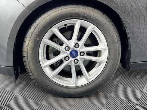 Used 2018 Ford Focus SE FWD image 28