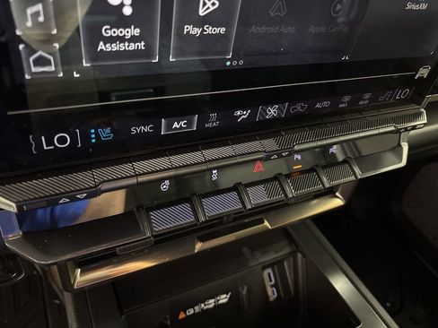 Used 2025 GMC Hummer EV 2X image 48