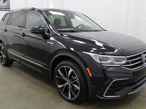 Used 2024 Volkswagen Tiguan SEL R-Line image 4