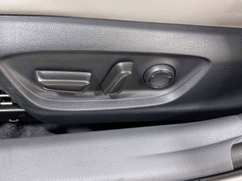 Used 2023 Toyota Camry SE w/ Cold Weather Package FWD image 14