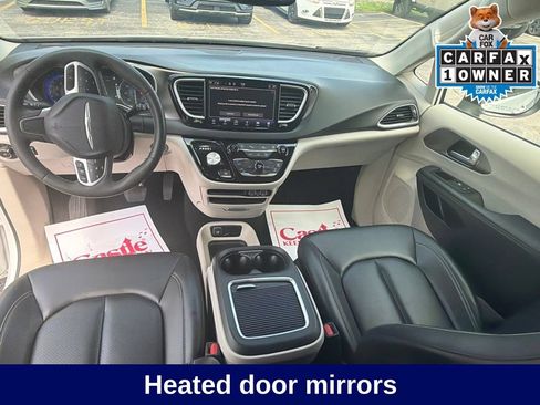 Used 2023 Chrysler Pacifica Touring-L FWD image 25