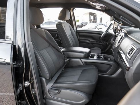 Used 2018 Nissan Titan SV w/ SV Convenience Package image 36