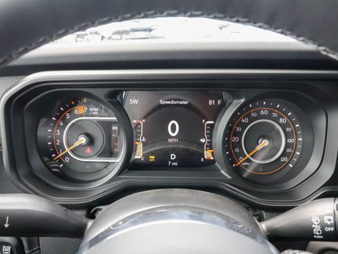 New 2026 Jeep Wrangler Unlimited Sahara AWD/4WD image 25