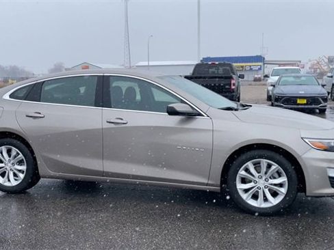 Used 2024 Chevrolet Malibu LT image 3