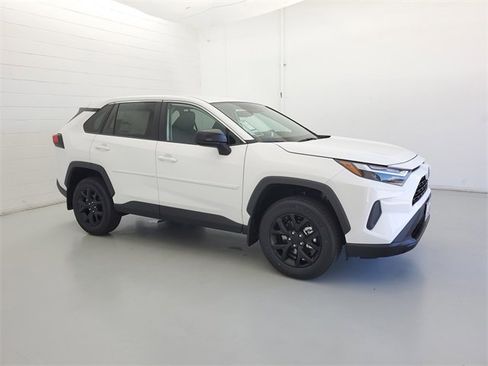 New 2025 Toyota RAV4 LE image 3