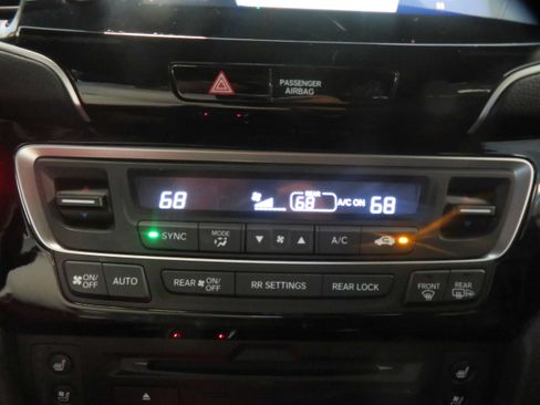 Used 2021 Honda Pilot Black Edition image 43