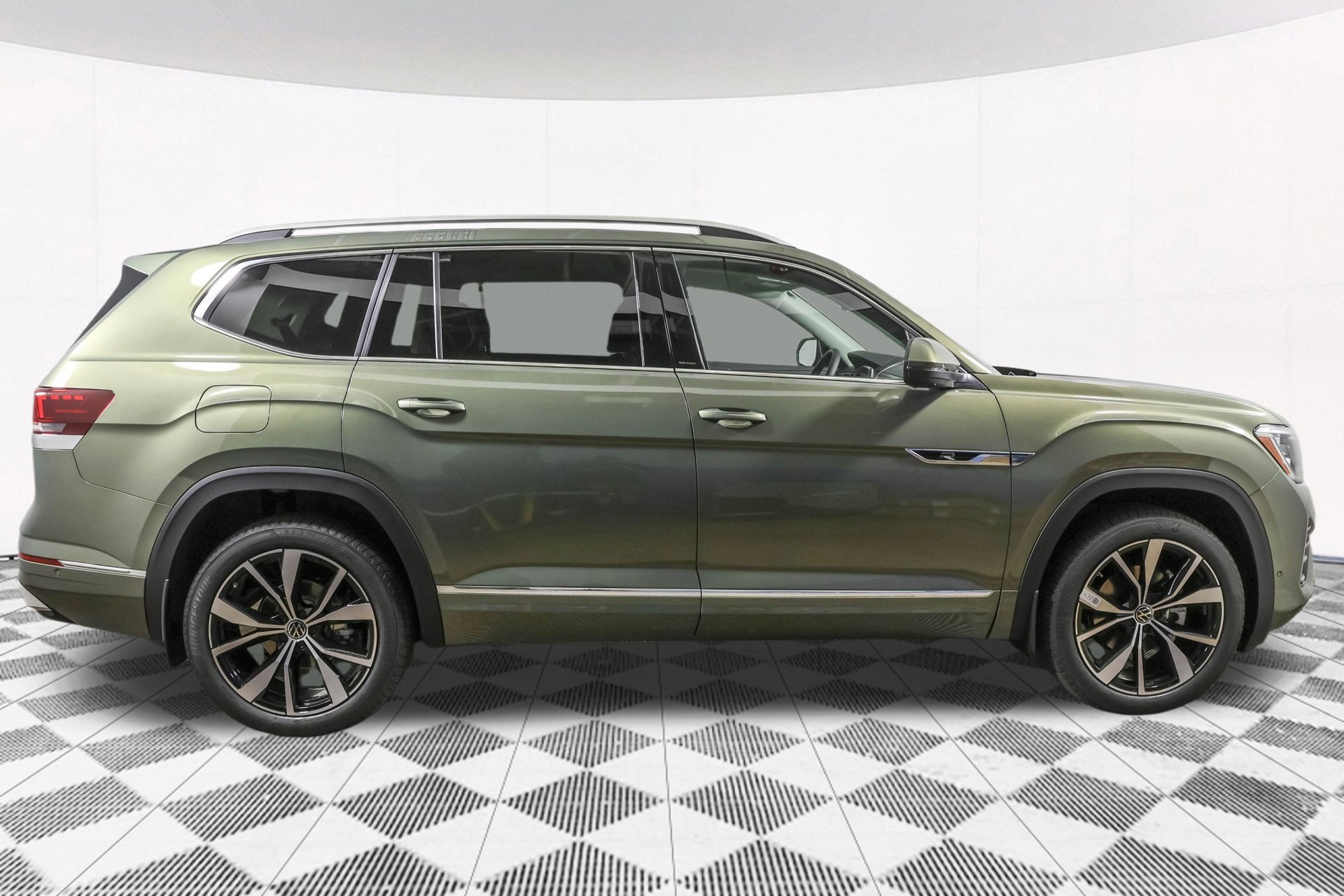 New 2026 Volkswagen Atlas SEL Premium R-Line AWD/4WD image 11