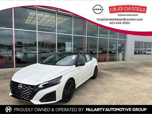 New 2026 Nissan Altima 2.5 SR image 1