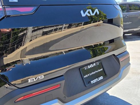 Certified 2024 Kia EV9 Light Long Range RWD image 15