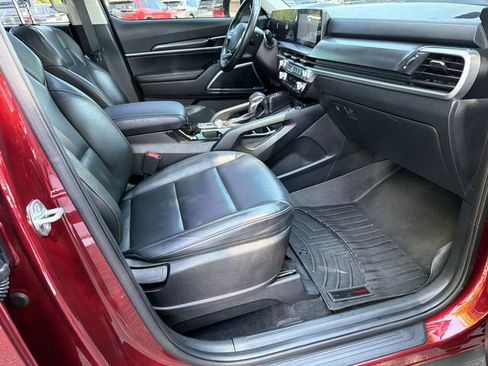 Used 2023 Kia Telluride S w/ S Sunroof Package FWD image 13
